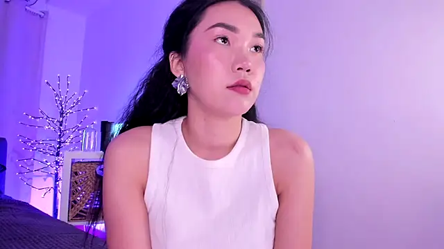 Snapshot of Divine_Madeleine chatting on June 26, 2026, 6:08 am Divine Madeleine online show from June 26, 2026, 6:08 am