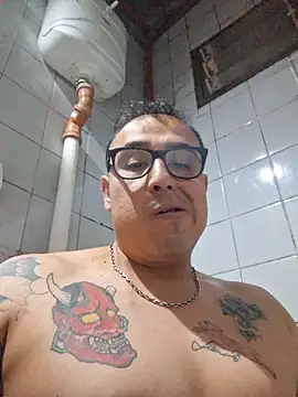 Snapshot of Rueditasss chatting on December 16, 2025, 3:33 am Rueditasss online show from December 16, 2025, 3:33 am