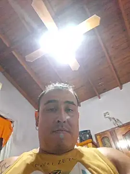 Snapshot of Rueditasss chatting on February 10, 2026, 2:32 am Rueditasss online show from February 10, 2026, 2:32 am