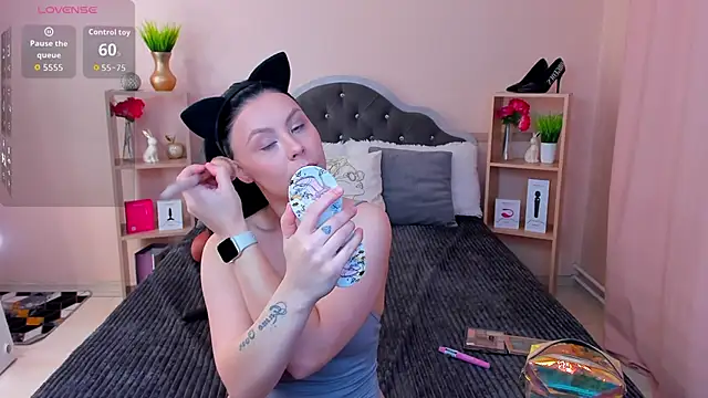 Snapshot of ChloeBrut chatting on October 24, 2025, 12:42 am ChloeBrut online show from October 24, 2025, 12:42 am