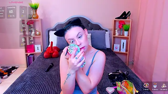 Snapshot of ChloeBrut chatting on November 10, 2025, 12:37 am ChloeBrut online show from November 10, 2025, 12:37 am