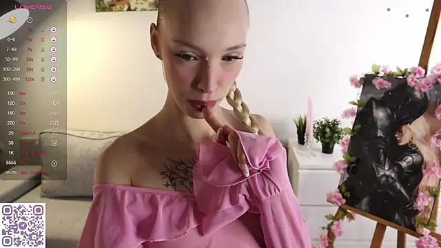 Snapshot of Grace_Glend chatting on July 16, 2026, 10:18 pm Grace Glend online show from July 16, 2026, 10:18 pm
