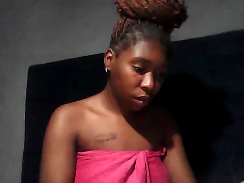 Snapshot of sexysmalldaily04 chatting on October 19, 2025, 1:52 am sexysmalldaily04 online show from October 19, 2025, 1:52 am