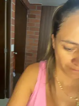 Snapshot of valentina_herrrera chatting on November 14, 2025, 3:54 am valentina herrrera online show from November 14, 2025, 3:54 am