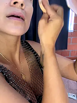 Snapshot of valentina_herrrera chatting on November 16, 2025, 3:28 pm valentina herrrera online show from November 16, 2025, 3:28 pm