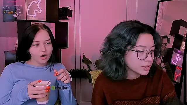 Snapshot of miki_ti chatting on November 6, 2025, 12:20 pm miki ti online show from November 6, 2025, 12:20 pm