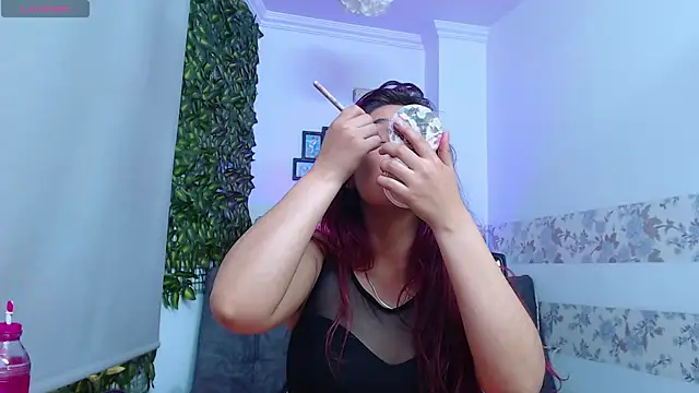 Snapshot of emma_lenox chatting on October 21, 2025, 2:05 pm emma lenox online show from October 21, 2025, 2:05 pm