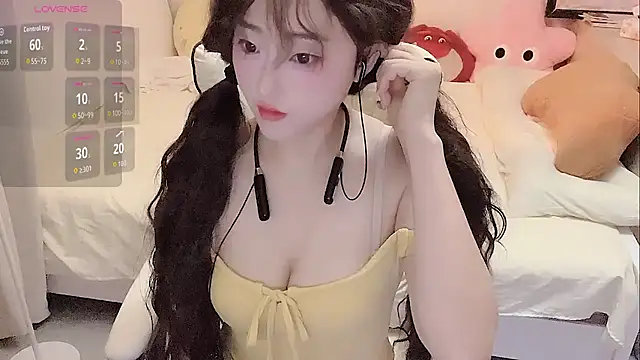 Snapshot of Ximi1 chatting on October 17, 2025, 10:44 pm Ximi1 online show from October 17, 2025, 10:44 pm
