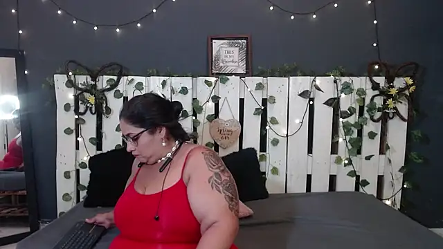 CANDY  STRONG online show from October 20, 2025, 1:11 pm