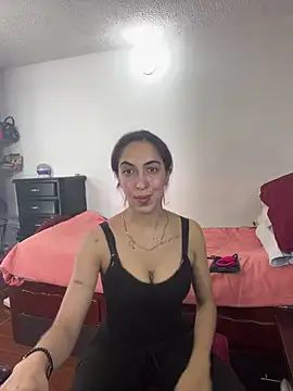 MariamGray1 online show from May 5, 2026, 6:27 am