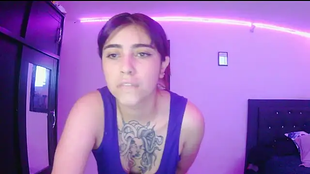 Snapshot of adri_gomez1 chatting on November 28, 2025, 5:24 pm adri gomez1 online show from November 28, 2025, 5:24 pm