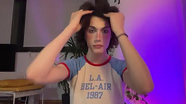 kira yoshika9e online show from February 5, 2026, 8:26 pm