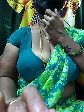 Snapshot of hot-telugu-queen chatting on November 15, 2025, 5:55 am hot-telugu-queen online show from November 15, 2025, 5:55 am