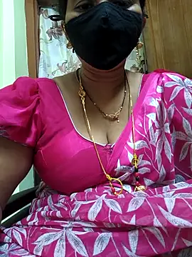 Snapshot of hot-telugu-queen chatting on November 7, 2025, 5:23 am hot-telugu-queen online show from November 7, 2025, 5:23 am