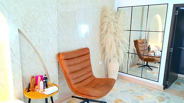 Snapshot of Antonella_Russo1 chatting on July 31, 2026, 1:32 pm Antonella Russo1 online show from July 31, 2026, 1:32 pm