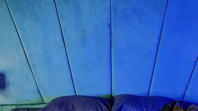 Snapshot of Aaron_Eze chatting on November 18, 2025, 9:29 pm Aaron Eze online show from November 18, 2025, 9:29 pm