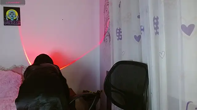 Snapshot of KittyJane chatting on November 19, 2025, 5:35 pm KittyJane online show from November 19, 2025, 5:35 pm