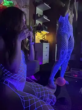 Snapshot of kit_katt chatting on October 28, 2025, 12:44 am kit katt online show from October 28, 2025, 12:44 am