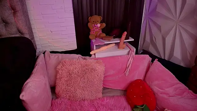 Snapshot of LiliBundy chatting on November 13, 2025, 4:38 am LiliBundy online show from November 13, 2025, 4:38 am