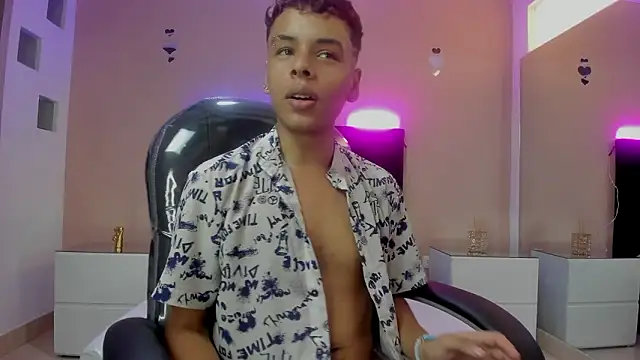 Xavier Fox    online show from March 18, 2026, 7:48 pm