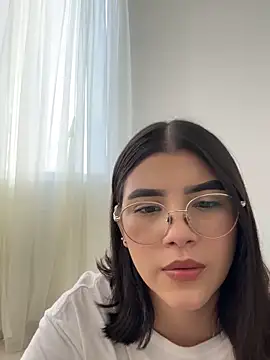 Snapshot of Julietalcl chatting on November 14, 2025, 9:07 pm Julietalcl online show from November 14, 2025, 9:07 pm