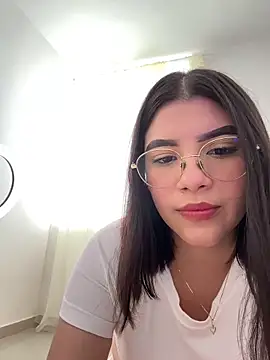 Snapshot of Julietalcl chatting on November 7, 2025, 9:08 pm Julietalcl online show from November 7, 2025, 9:08 pm