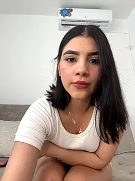 Snapshot of Julietalcl chatting on October 22, 2025, 9:03 pm Julietalcl online show from October 22, 2025, 9:03 pm