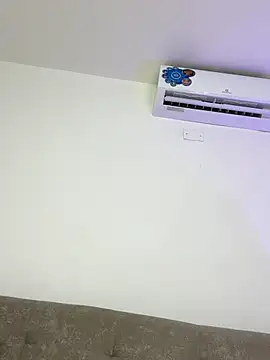 Snapshot of Julietalcl chatting on October 29, 2025, 9:25 pm Julietalcl online show from October 29, 2025, 9:25 pm