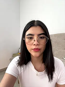 Snapshot of Julietalcl chatting on December 4, 2025, 9:14 pm Julietalcl online show from December 4, 2025, 9:14 pm