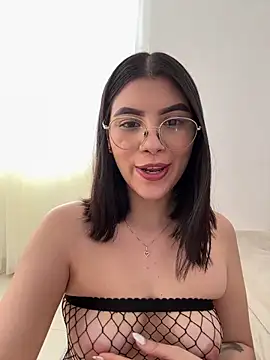 Snapshot of Julietalcl chatting on December 3, 2025, 9:14 pm Julietalcl online show from December 3, 2025, 9:14 pm