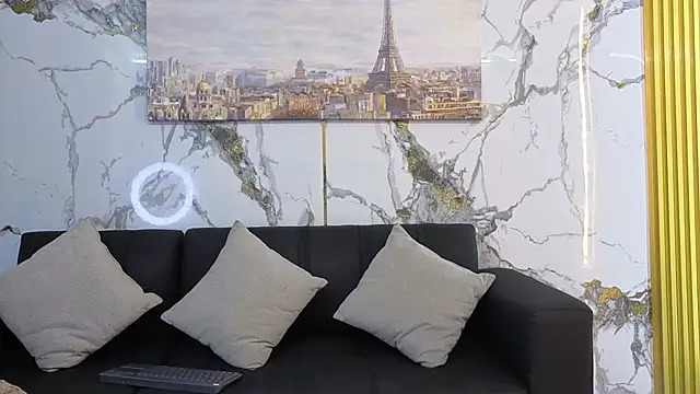 Charlotte Skinny aws online show from October 21, 2025, 5:56 pm