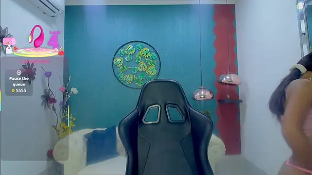 Snapshot of Miagreys1 chatting on November 20, 2025, 11:22 am Miagreys1 online show from November 20, 2025, 11:22 am