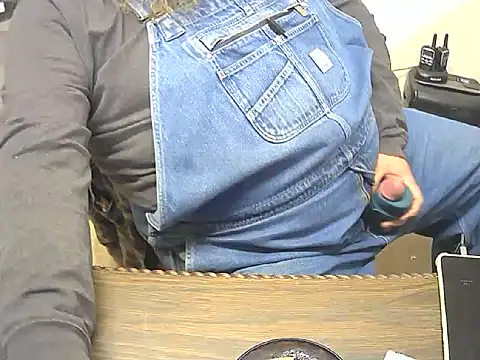 Snapshot of awynn1980 chatting on December 2, 2025, 5:25 pm awynn1980 online show from December 2, 2025, 5:25 pm