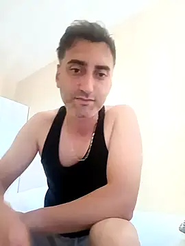 ahmetblk95 online show from May 5, 2026, 12:08 pm