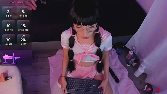 Snapshot of michelle_cutee_ chatting on October 21, 2025, 7:57 pm michelle cutee online show from October 21, 2025, 7:57 pm