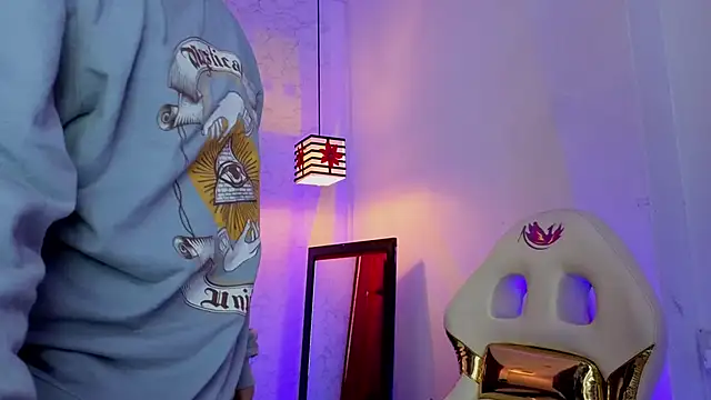 Snapshot of moon_winy chatting on February 28, 2026, 11:21 am moon winy online show from February 28, 2026, 11:21 am