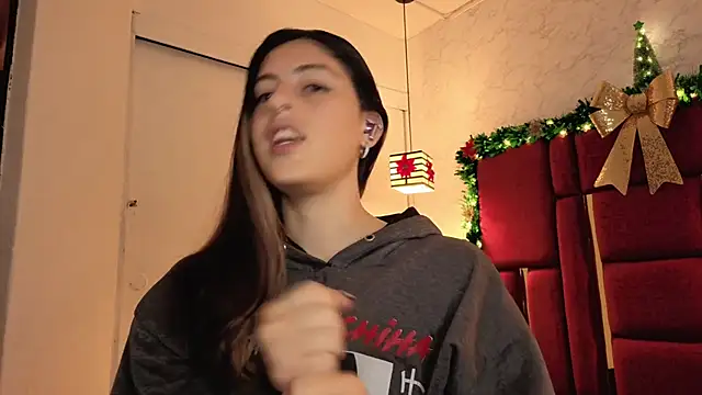 Snapshot of moon_winy chatting on December 3, 2025, 11:42 am moon winy online show from December 3, 2025, 11:42 am