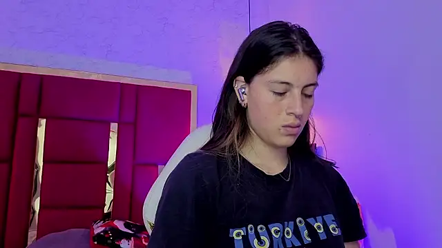 Snapshot of moon_winy chatting on March 15, 2026, 11:28 am moon winy online show from March 15, 2026, 11:28 am