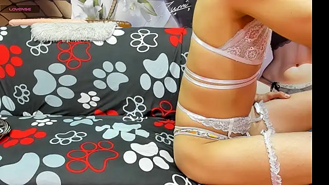 Snapshot of wild-cat-hot chatting on October 30, 2025, 10:50 pm wild-cat-hot online show from October 30, 2025, 10:50 pm