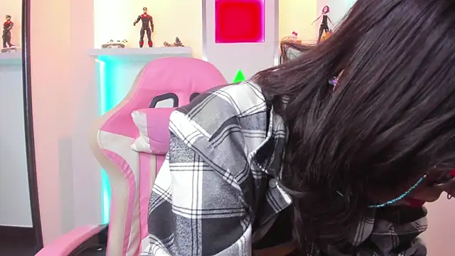 Snapshot of Lullaby_Charade chatting on November 5, 2025, 12:08 pm Lullaby Charade online show from November 5, 2025, 12:08 pm