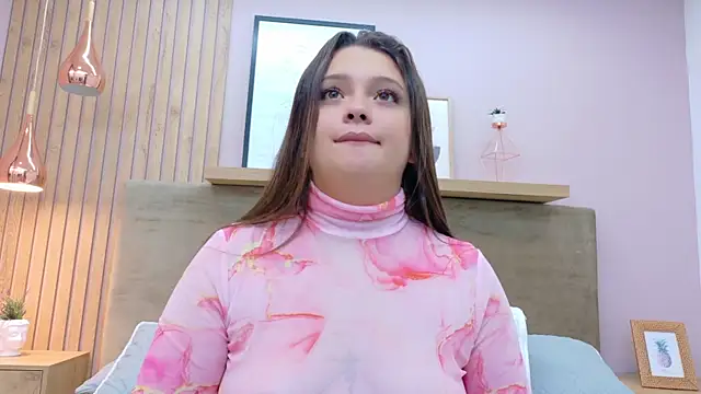 Snapshot of Tessa_Stone chatting on October 26, 2025, 3:18 am Tessa Stone online show from October 26, 2025, 3:18 am