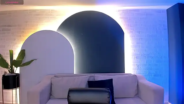 MeganCross1 online show from February 1, 2026, 4:22 am