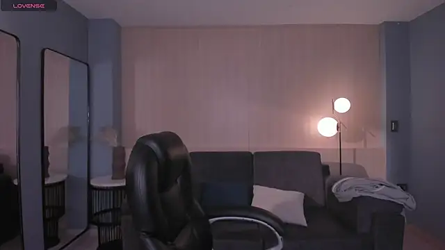 Snapshot of CelesteMoonX chatting on May 19, 2026, 3:13 am CelesteMoonX online show from May 19, 2026, 3:13 am
