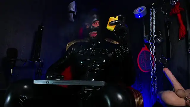 Snapshot of Master_Connor_BDSM chatting on July 1, 2026, 10:32 pm Master Connor BDSM online show from July 1, 2026, 10:32 pm