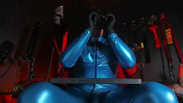 Snapshot of Master_Connor_BDSM chatting on July 5, 2026, 2:13 pm Master Connor BDSM online show from July 5, 2026, 2:13 pm