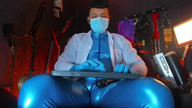 Snapshot of Master_Connor_BDSM chatting on August 1, 2026, 11:30 am Master Connor BDSM online show from August 1, 2026, 11:30 am