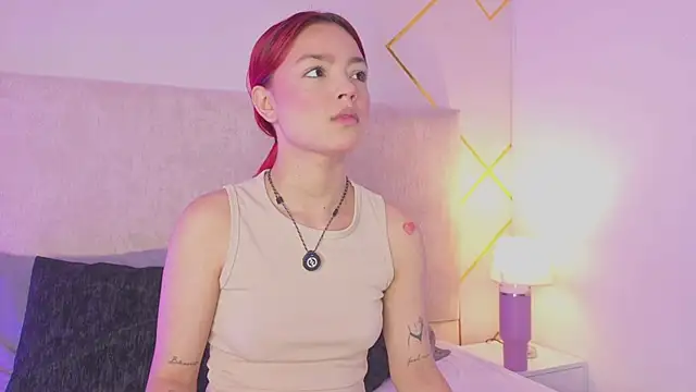 Snapshot of Martinaa_Garcia chatting on August 7, 2026, 8:37 pm Martinaa Garcia online show from August 7, 2026, 8:37 pm