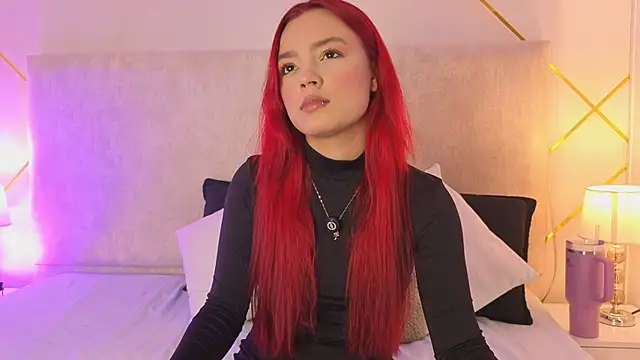 Snapshot of Martinaa_Garcia chatting on June 22, 2026, 7:33 pm Martinaa Garcia online show from June 22, 2026, 7:33 pm
