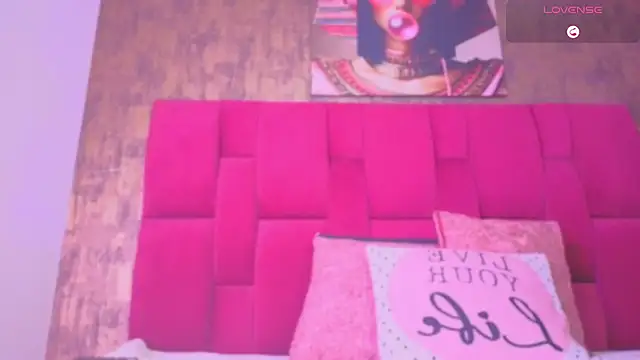 camila  bouzas online show from March 5, 2026, 11:18 am