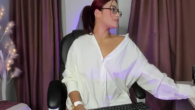 camila  bouzas online show from March 27, 2026, 11:33 am